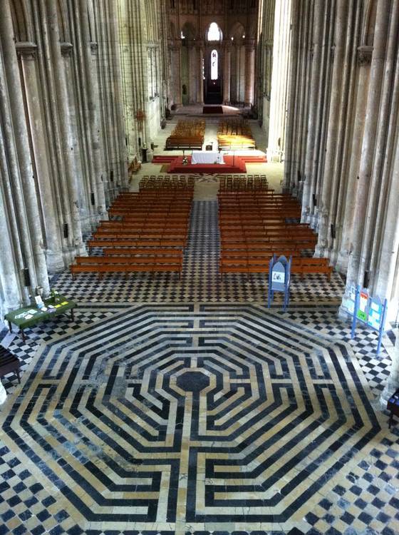 Le labyrinthe de la Basilique de Saint Quentin