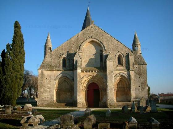 Eglise d’Aulnay de Saintonges