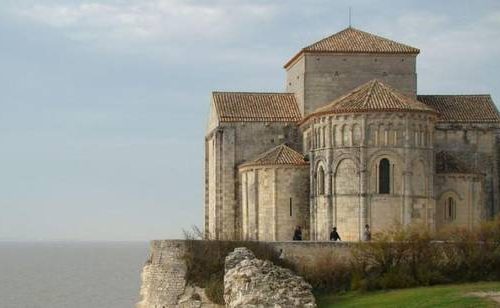 Les églises romanes de Saintonge