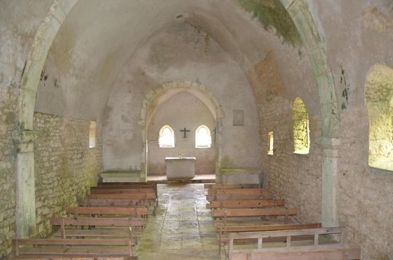 Intérieur de l'église de Saint Maurice d’Echazeaux